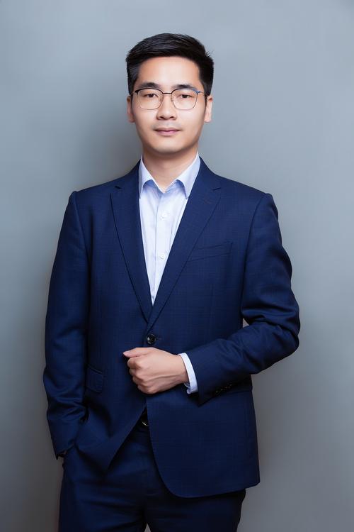 王小萍 视觉与舞美负责人